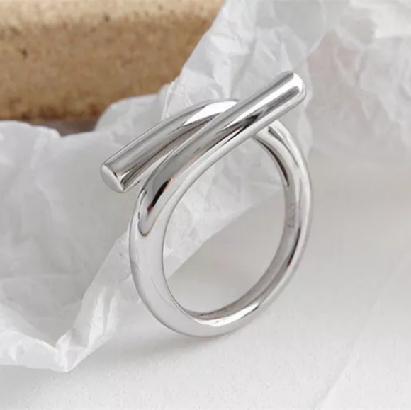 *NEW Glossy 18k White Gold Plated Adjustable Ring - Picture 2 of 16